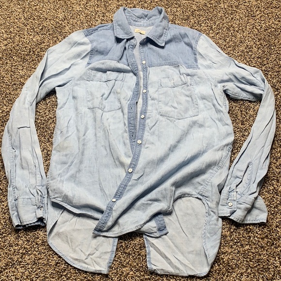 Woman’s Hollister top - Picture 1 of 6